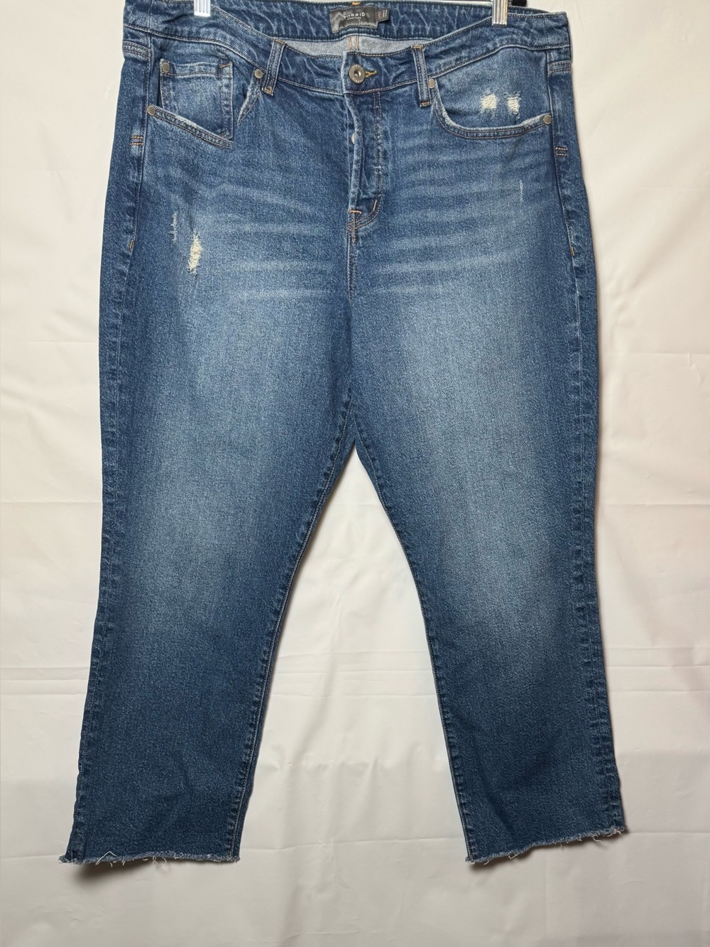 Torrid Women Straight Crop-Leg Blue Jeans 99%Cotton Sz 16. NWOT
